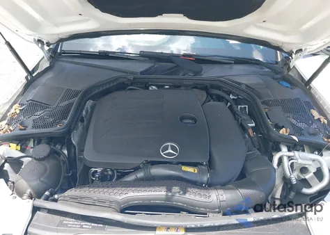 2019 Mercedes-Benz C 300 z USA, uszkodzony, nr VIN 55SWF8DB5KU296445